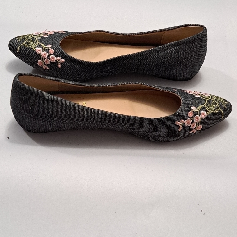 Metaphor Women's Embroidered Slip On Flats   Size 7.5 - Picture 2 of 11